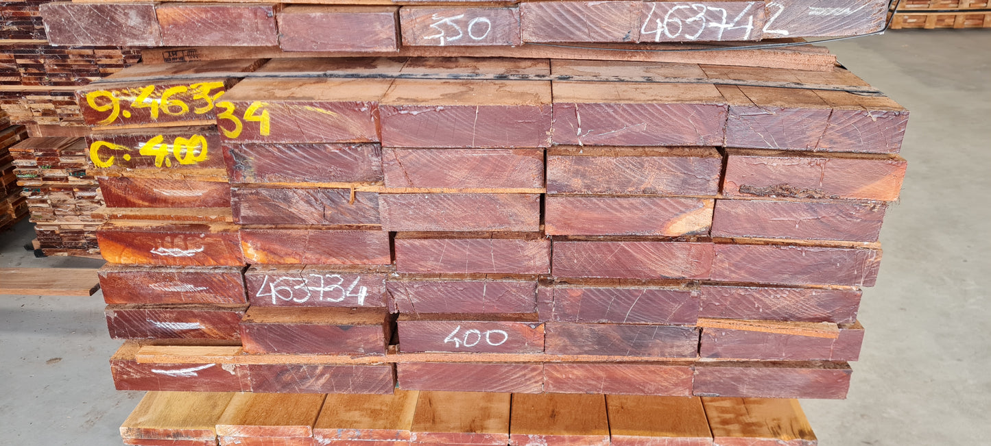 50mm x 200mm Gezaagde balk Maçaranduba breed kort €19,99 p/m