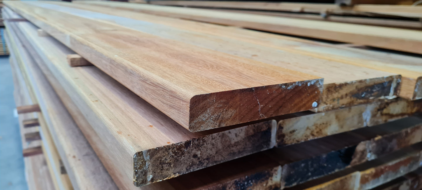 35mm x 140mm Glad geschaafde plank Pequia Marfim breed €12,49 p/m