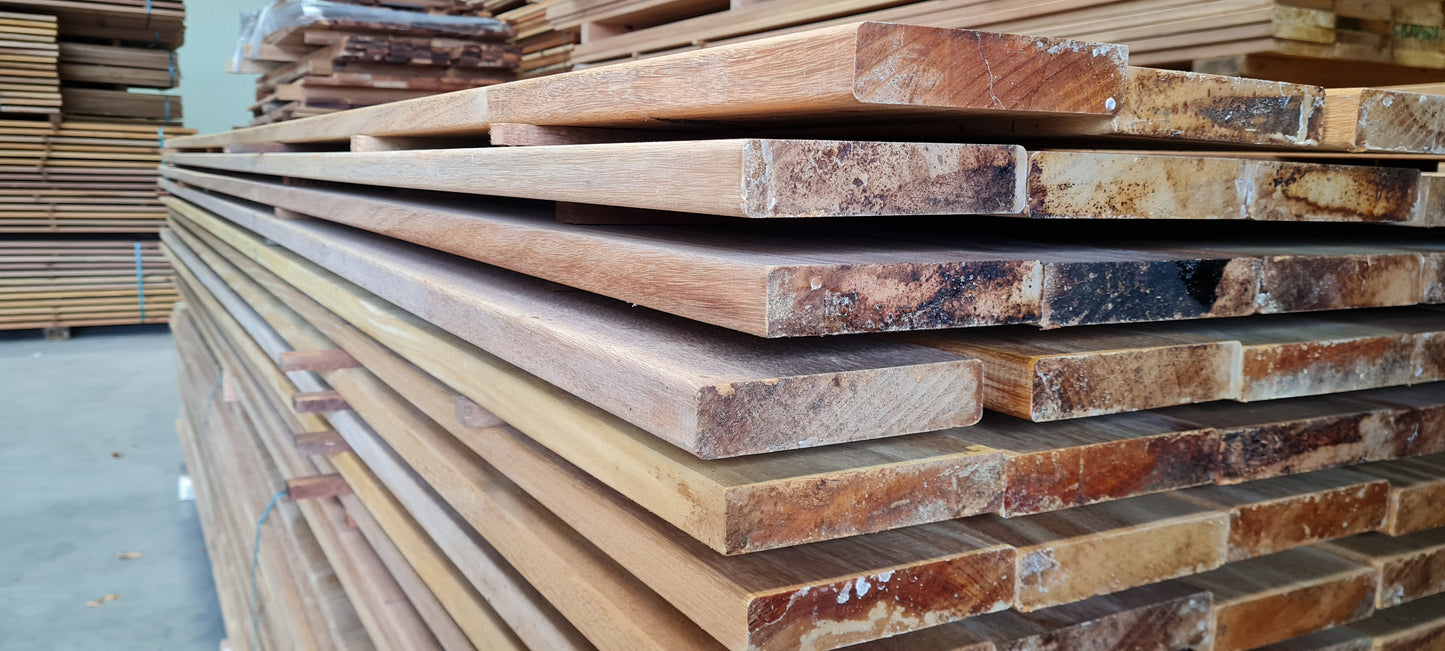 35mm x 140mm Glad geschaafde plank Pequia Marfim breed €12,49 p/m