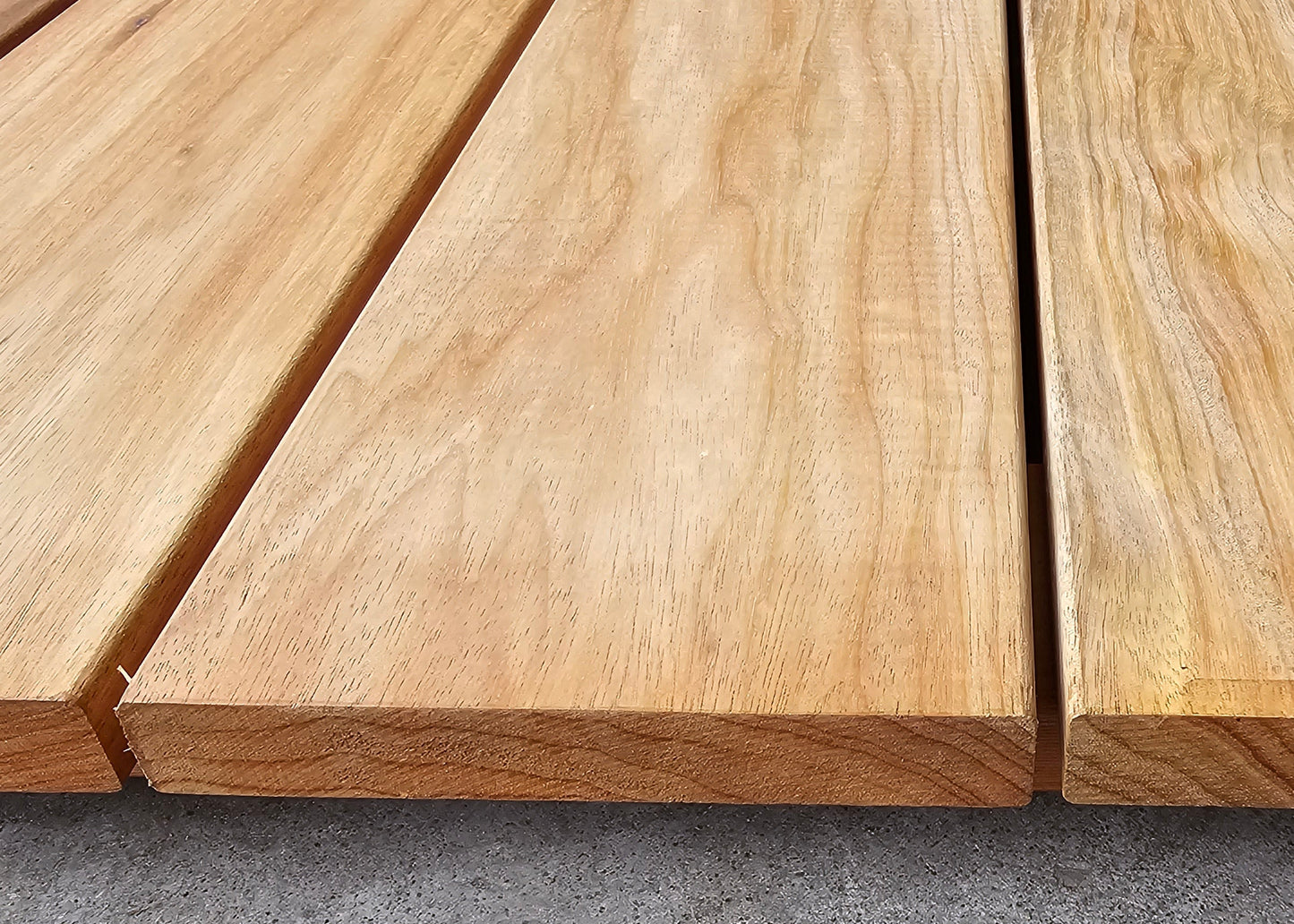 21mm x 145mm Glad geschaafde plank Timborana breed €8,49 p/m