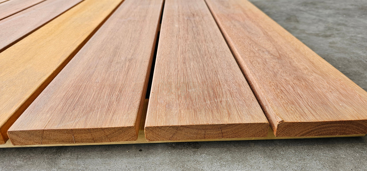 28mm x 140mm Glad geschaafde plank Pequia Marfim breed €9,99 p/m