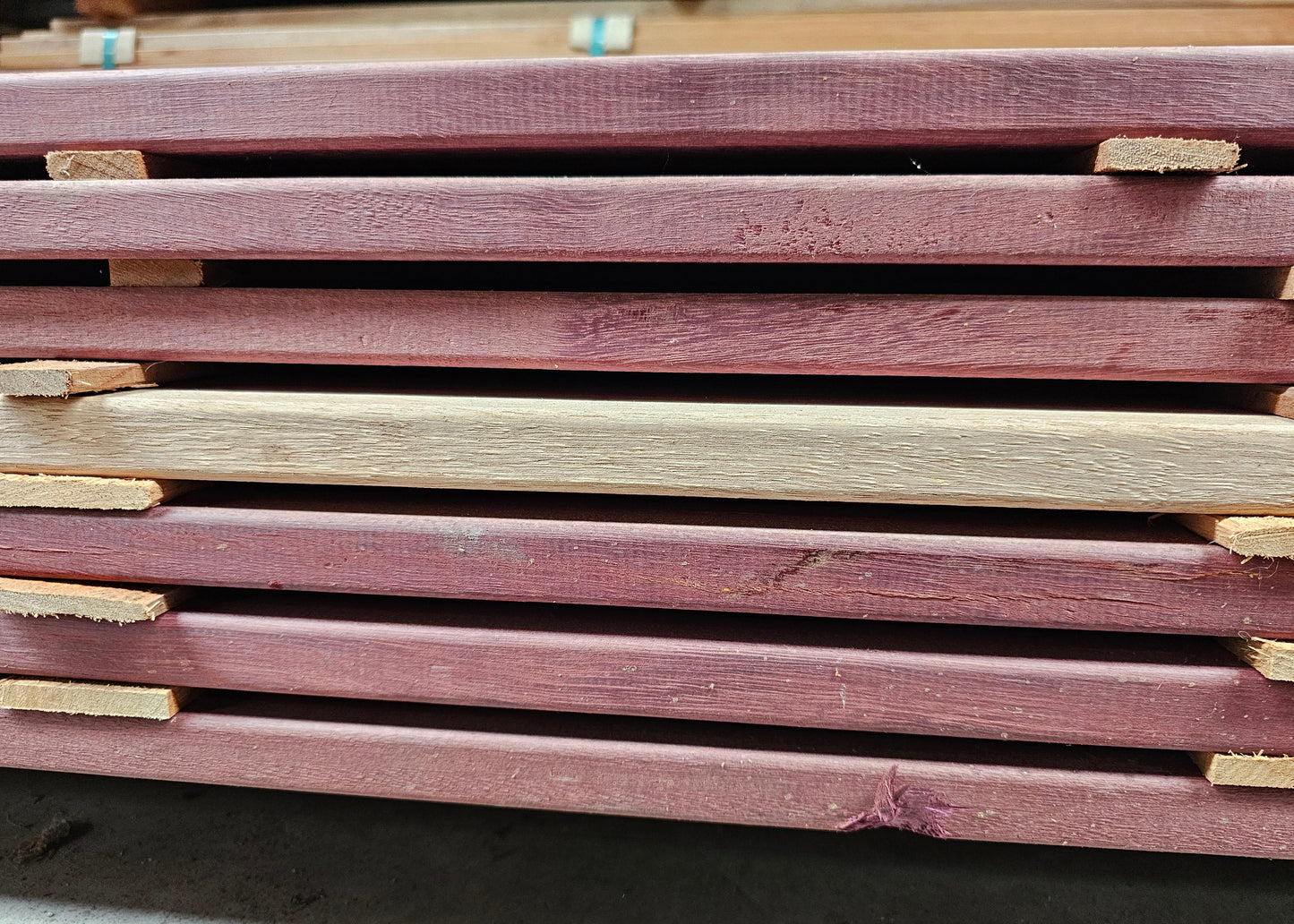 21mm x 50mm Glad geschaafde lat Purperhart smal €2,49 p/m