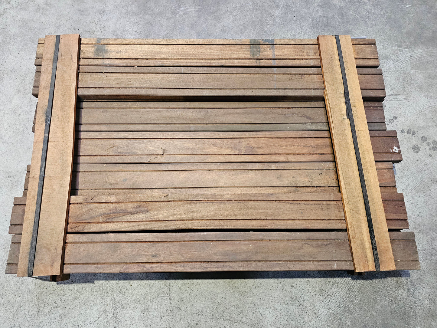 18x 1,50 meter extra dikke vlonderplanken. 40mm x 140mm €7,33 p/m!!!