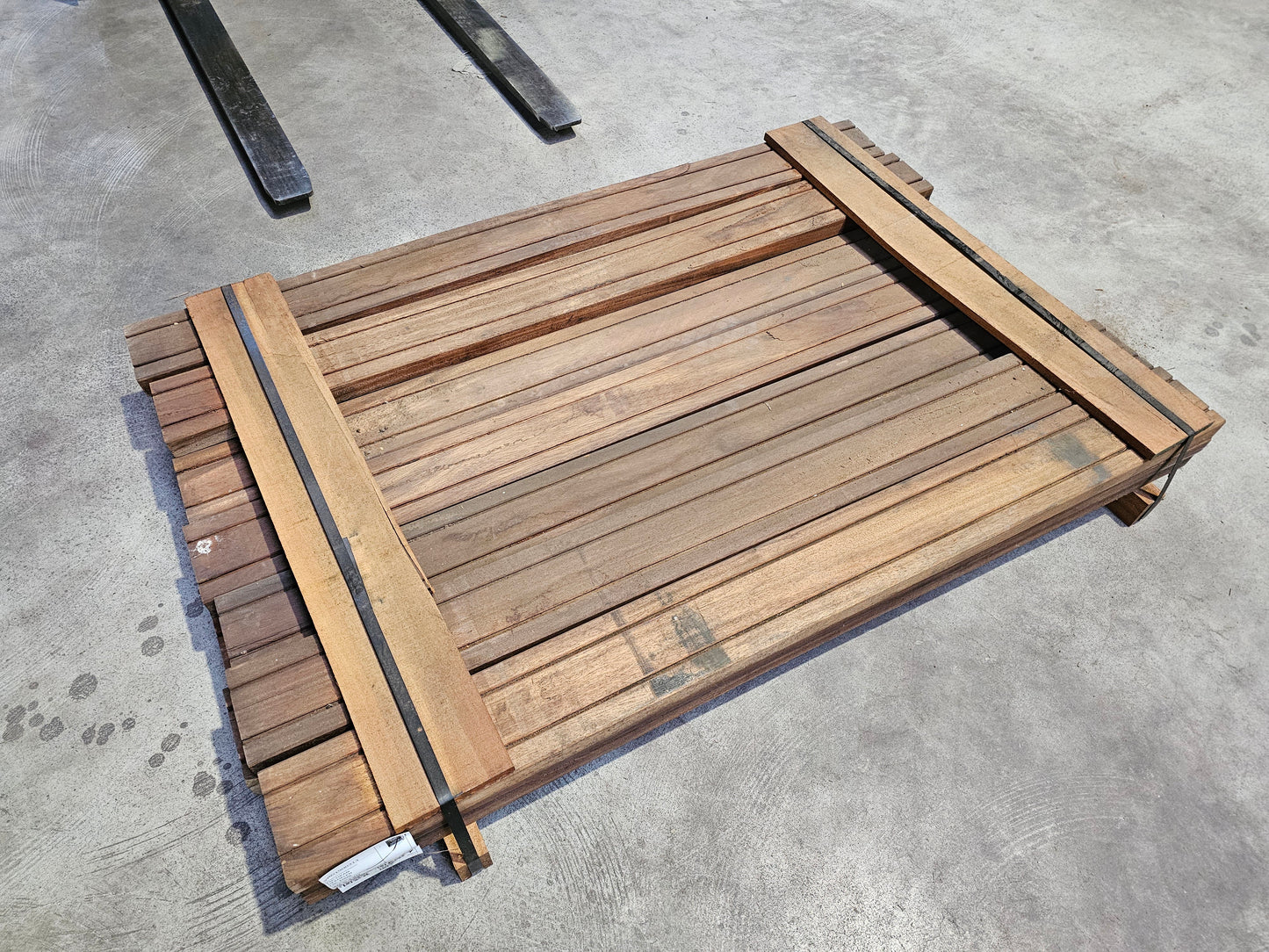 18x 1,50 meter extra dikke vlonderplanken. 40mm x 140mm €7,33 p/m!!!