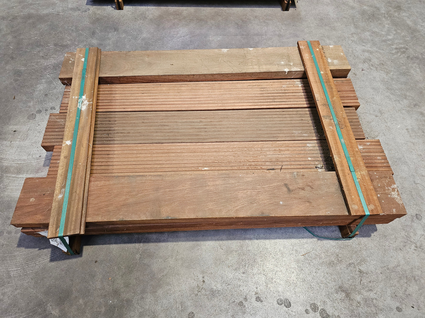 12x 1,50 meter extra dikke en brede vlonderplanken. 55mm x 190mm €13,49 p/m!!!