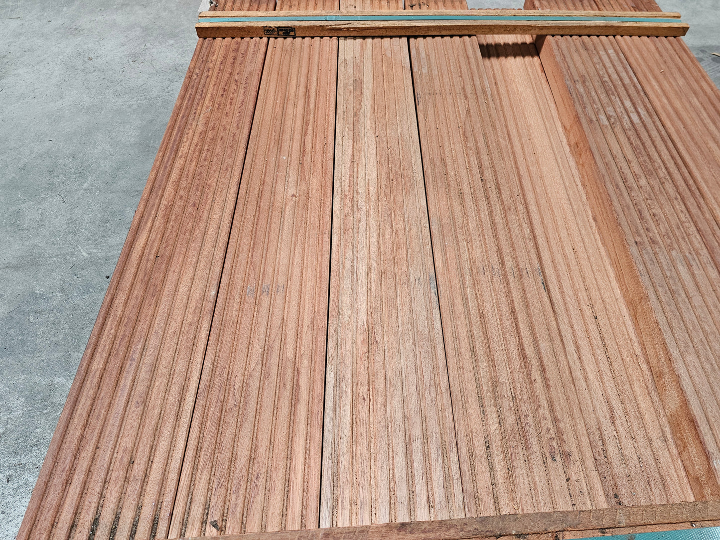 Voordeel!! 13x 1,25 meter extra dikke vlonderplanken met groeven. 45mm x 140mm €7,99 p/m!!! Angelim Vermelho