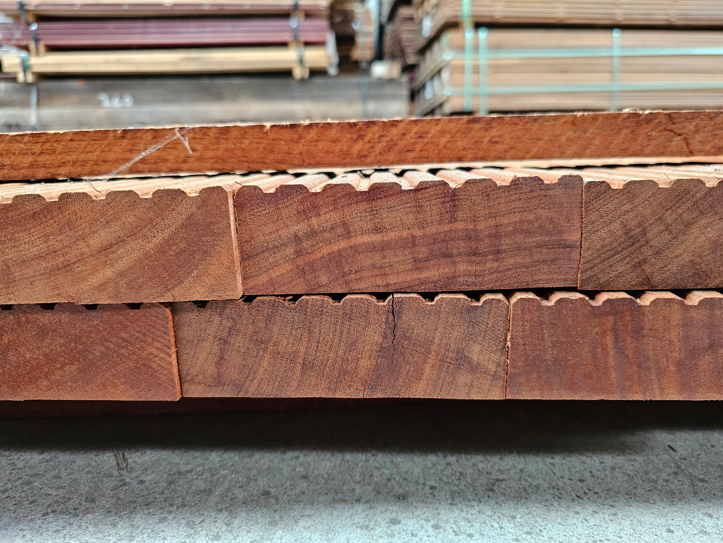 Voordeel!! 13x 1,25 meter extra dikke vlonderplanken met groeven. 45mm x 140mm €7,99 p/m!!! Angelim Vermelho