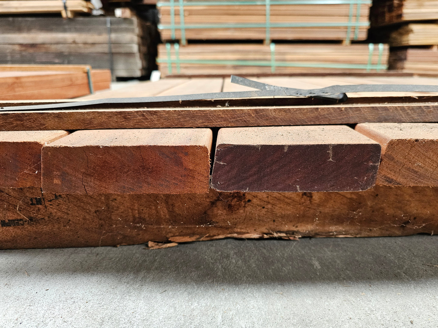 8x 1,25 meter Balken/Vlonderplanken. 40mm x 130mm €6,49 p/m!!! Angelim Vermelho