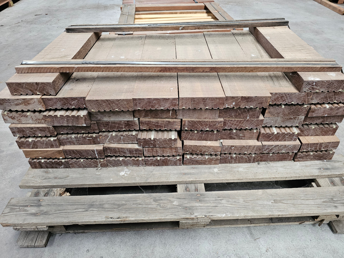 Koopje!! 50x 0,585 meter extra dikke vlonderplanken, kort. 45mm x 140mm €6,49 p/m!!! Azobe