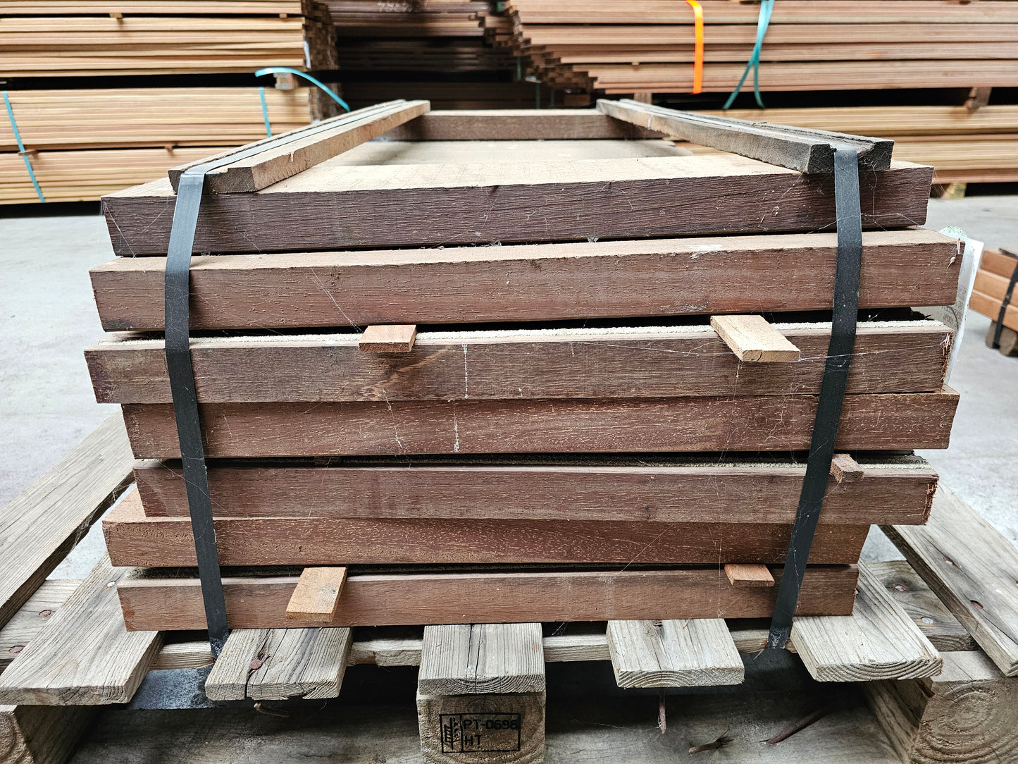 Koopje!! 50x 0,585 meter extra dikke vlonderplanken, kort. 45mm x 140mm €6,49 p/m!!! Azobe