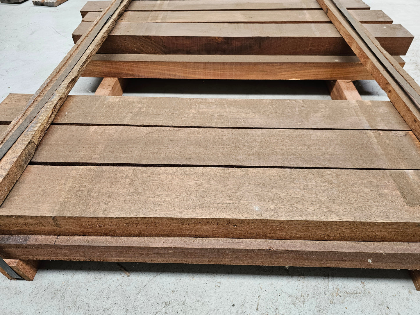13x 1,00 meter Balken. 60mm x 100mm €7,62 p/m!!! Okan