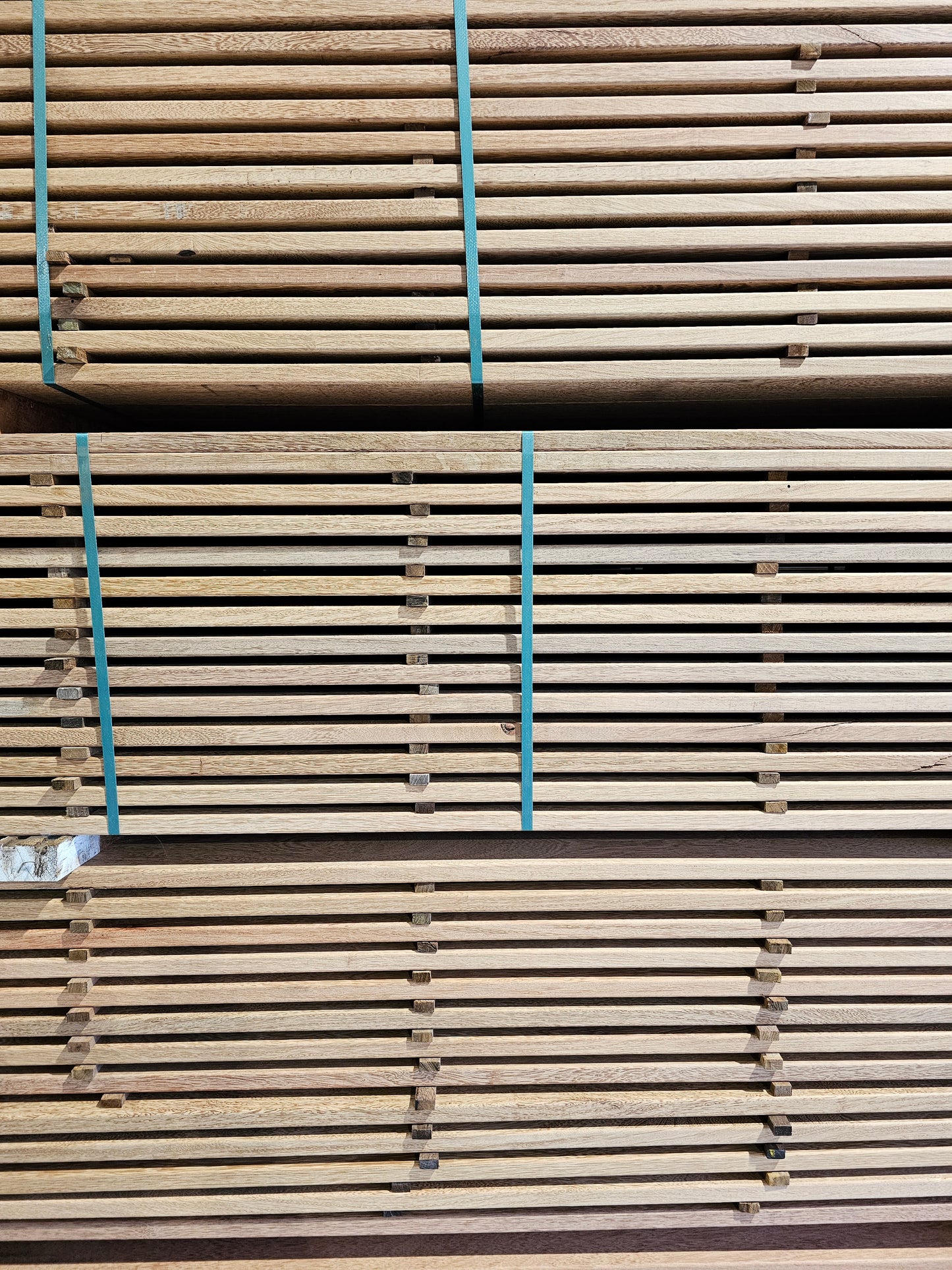 28mm x 190mm Glad geschaafde plank Angelim da Campina extra breed en extra dik €12,99 p/m