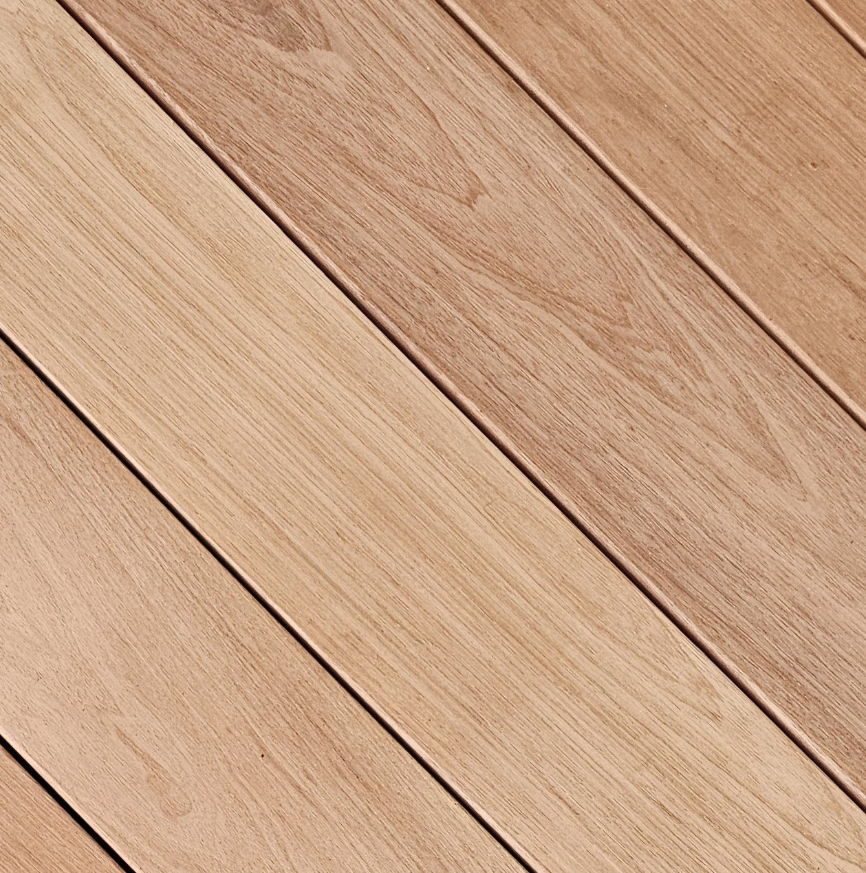 21mm x 145mm Glad geschaafde plank Cedrinho breed €8,99 p/m