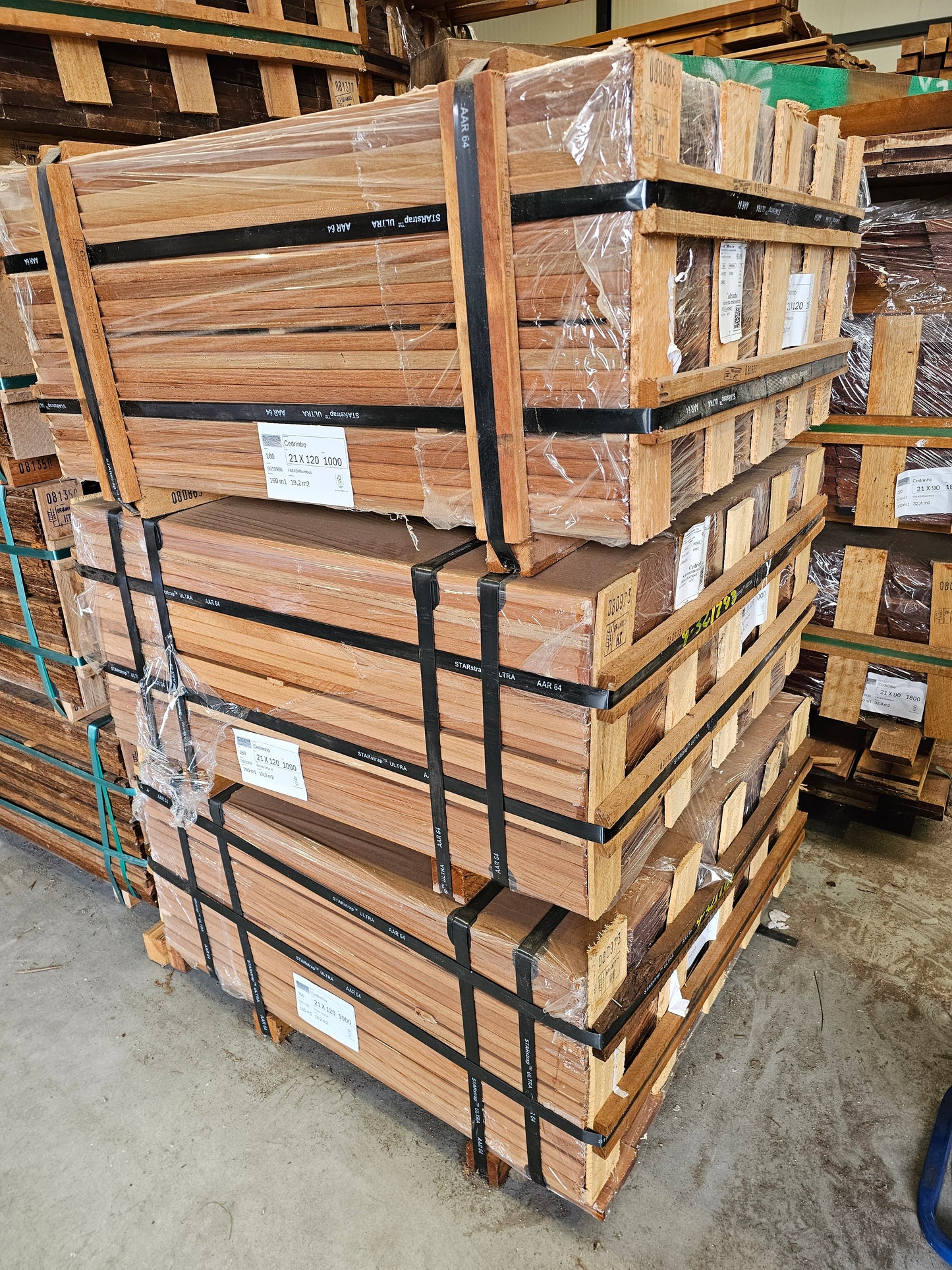 20M2 Promotiebundel!! €4,06 per meter. Bundel 160 stuks Vlonderplanken Rhombus profiel 21mm x 120mm x 1000mm Cedrinho