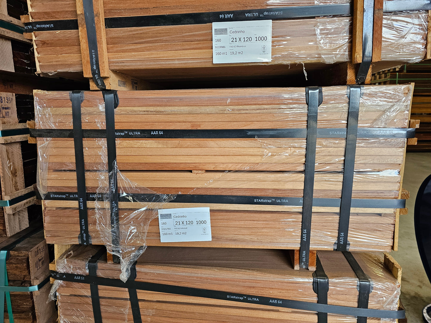 20M2 Promotiebundel!! €4,06 per meter. Bundel 160 stuks Vlonderplanken Rhombus profiel 21mm x 120mm x 1000mm Cedrinho