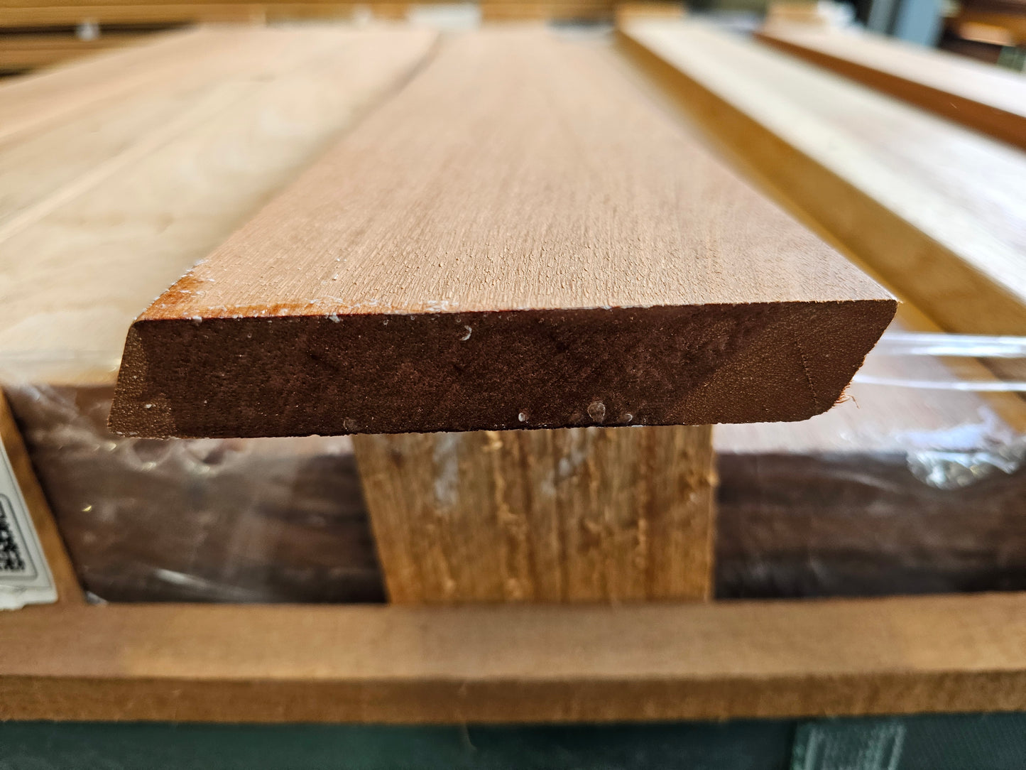 20M2 Promotiebundel!! €4,06 per meter. Bundel 160 stuks Vlonderplanken Rhombus profiel 21mm x 120mm x 1000mm Cedrinho