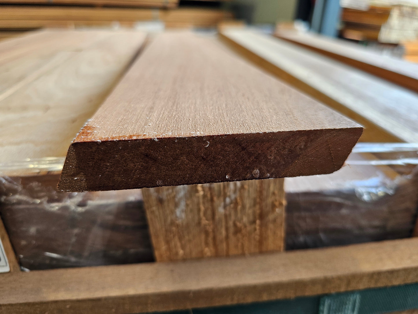 20M2 Promotiebundel!! €4,06 per meter. Bundel 160 stuks Vlonderplanken Rhombus profiel 21mm x 120mm x 1000mm Cedrinho