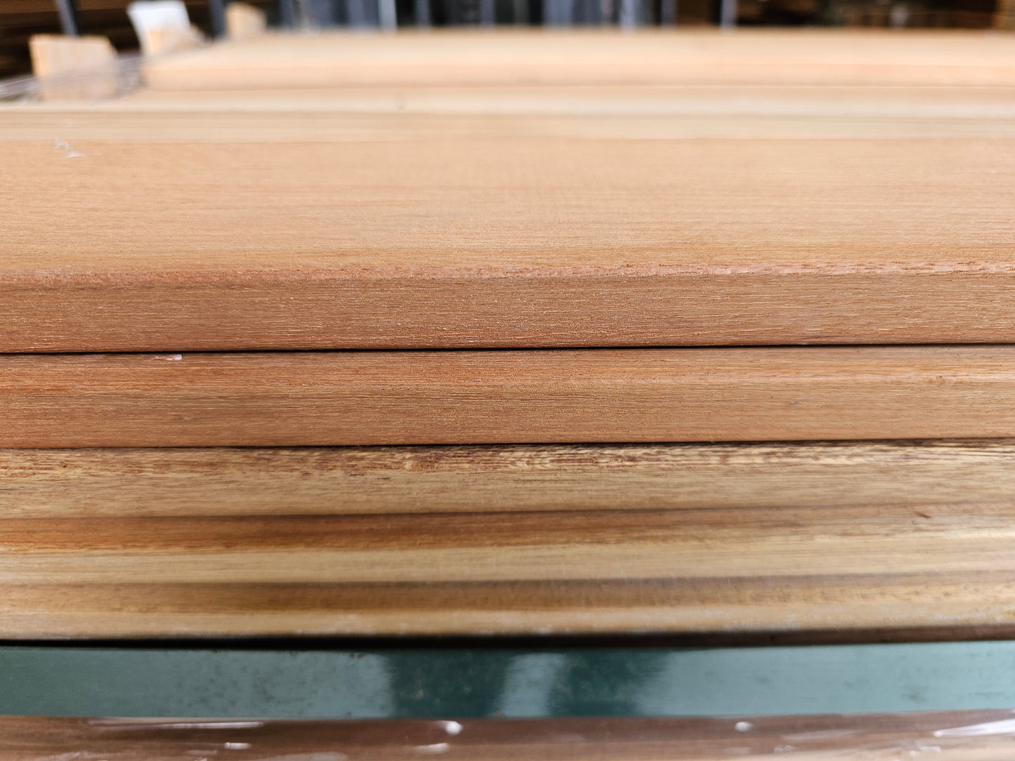 21mm x 145mm Glad geschaafde plank Cedrinho breed €8,99 p/m