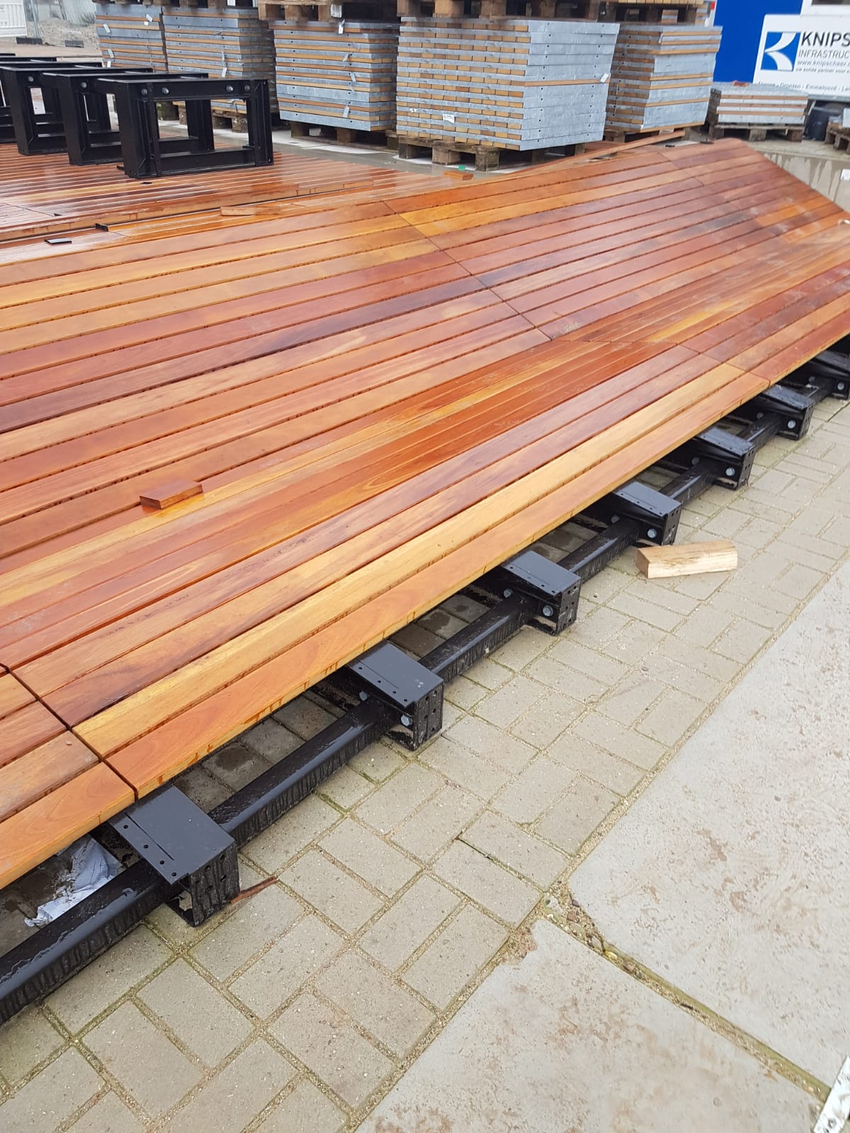 35mm x 140mm Glad geschaafde plank Pequia Marfim breed €12,49 p/m