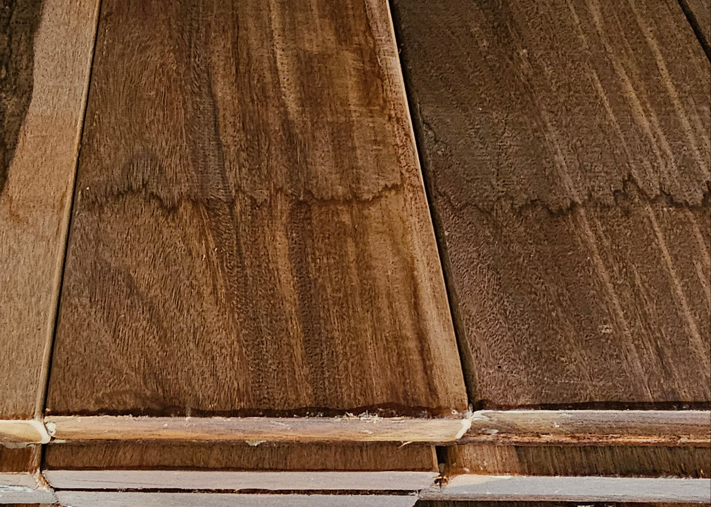 21mm x 145mm Glad geschaafde plank Ipê breed kort €7,99 p/m