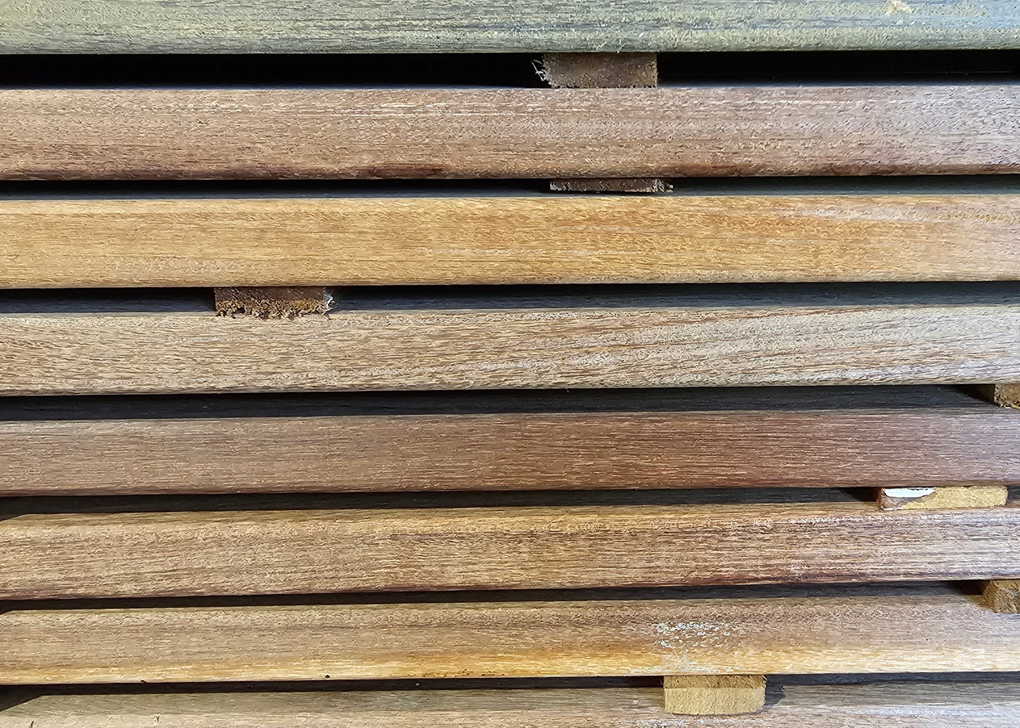 21mm x 145mm Glad geschaafde plank Ipê breed kort €7,99 p/m