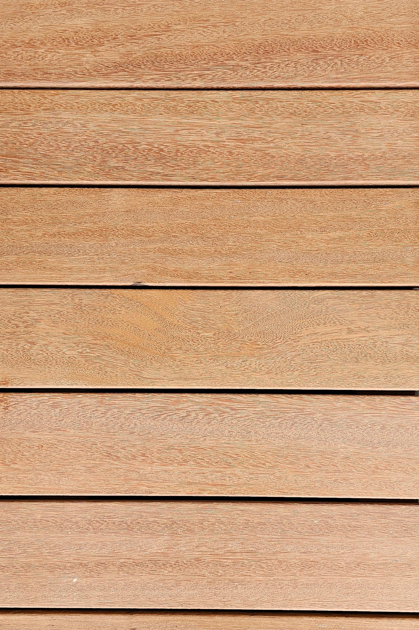 21mm x 145mm Glad geschaafde plank Mandioqueira breed kort €5,99 p/m