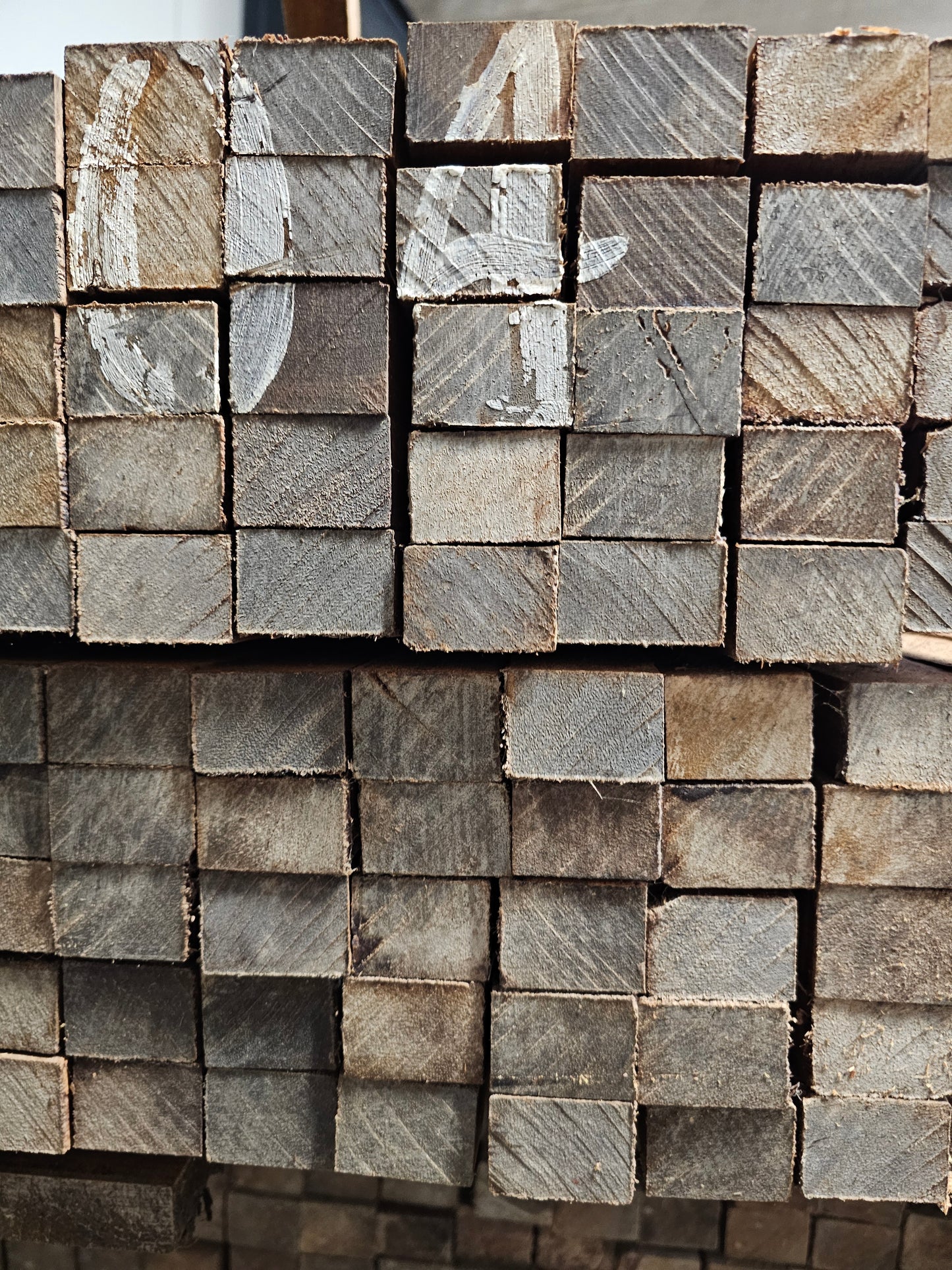 20mm x 38mm Ruwe lat Maçaranduba smal kort €1,99 p/m