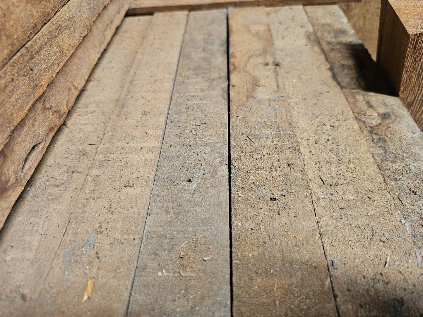 20mm x 38mm Ruwe lat Maçaranduba smal kort €1,99 p/m