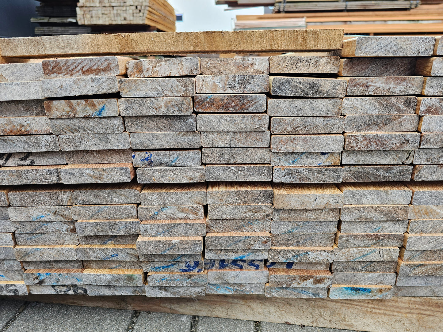 21mm x 90mm Glad geschaafde plank Orelha de Macaco smal €6,49 p/m