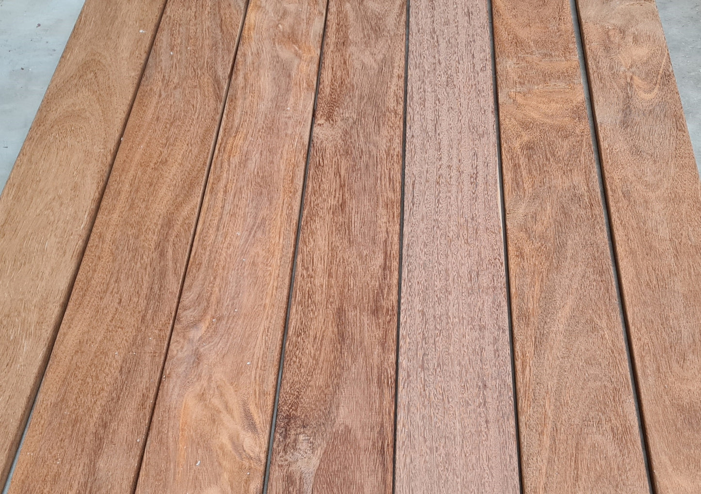 21mm x 145mm Glad geschaafde plank Sucupira Preta breed kort €5,99 p/m