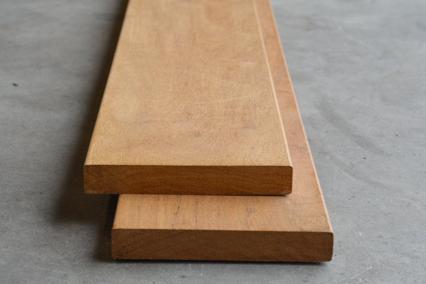 21mm x 120mm Glad geschaafde plank Tanibuca breed €7,99 p/m