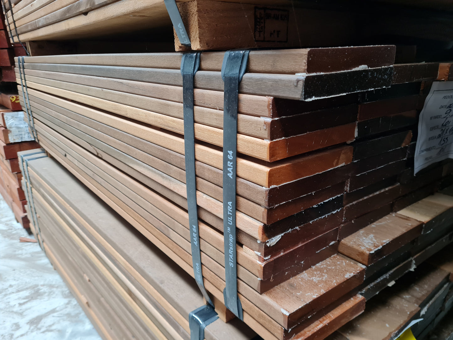 Promotie!! €4,79 per meter. Bundel 160 stuks, ong 30M2 Vlonderplanken 21mm x 120mm x 1500mm Itauba