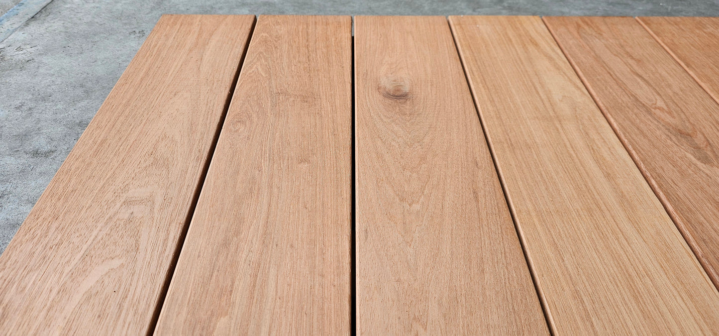 21mm x 90mm Rhombus profiel, Glad geschaafde plank Cedrinho €5,99 p/m
