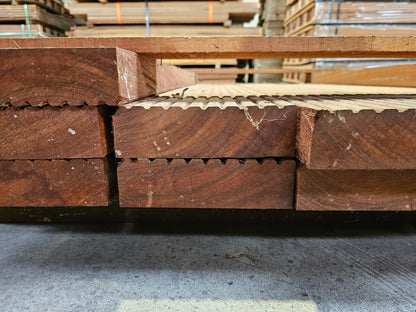 12x 1,50 meter extra dikke en brede vlonderplanken. 55mm x 190mm €13,49 p/m!!!