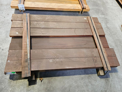 12x 1,50 meter extra dikke vlonderplanken. 40mm x 140mm €7,33 p/m!!! Angelim Vermelho