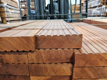 Koopje!! 75x 0,75 meter extra dikke vlonderplanken, kort. 45mm x 140mm €6,49 p/m!!! Angelim Vermelho