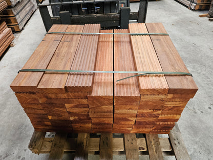 Koopje!! 75x 0,75 meter extra dikke vlonderplanken, kort. 45mm x 140mm €6,49 p/m!!! Angelim Vermelho