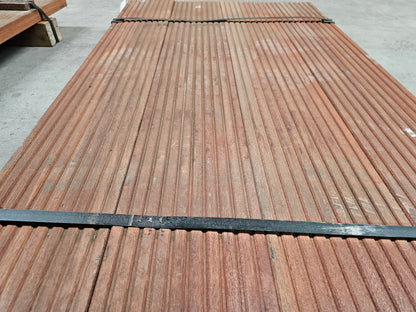 4x 1,25 meter extra dikke en brede vlonderplanken. 40mm x 190mm €10,99 p/m!!! Angelim Vermelho