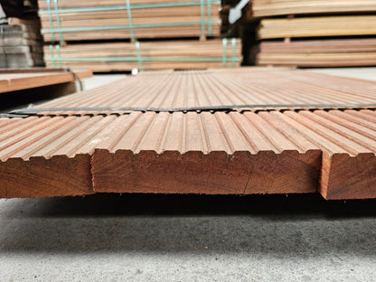 4x 1,25 meter extra dikke en brede vlonderplanken. 40mm x 190mm €10,99 p/m!!! Angelim Vermelho