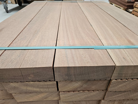 20x 1,25 meter extra dikke en brede vlonderplanken. 68mm x 188mm €16 p/m!!! Azobe