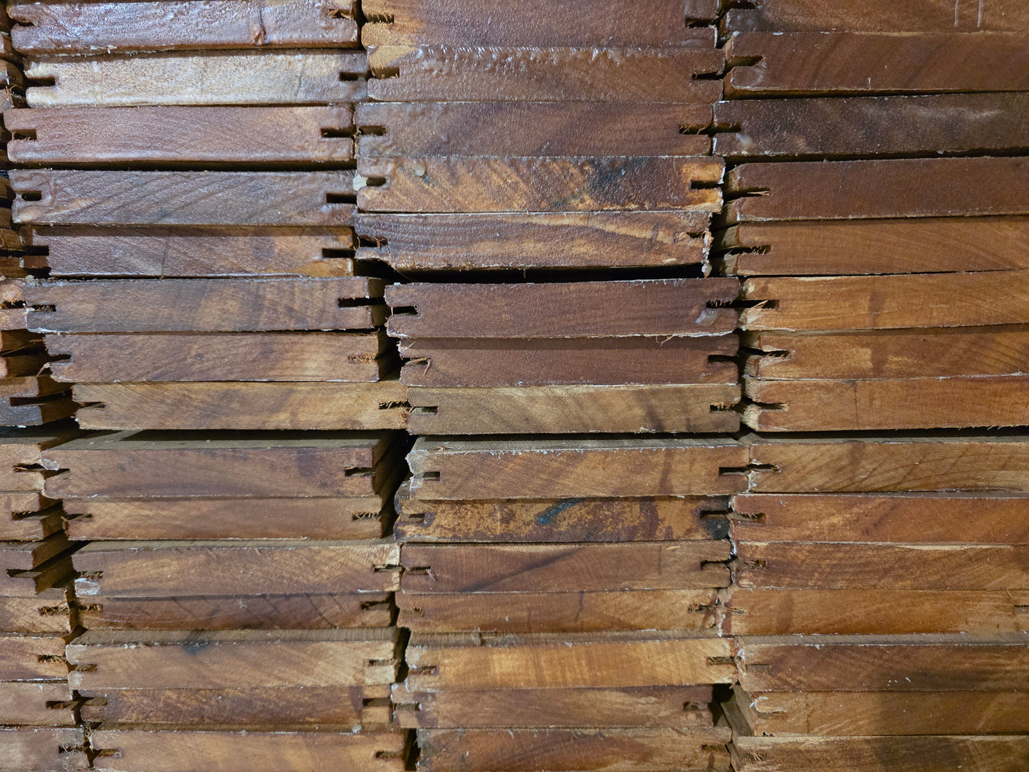 21mm x 142mm Glad geschaafde plank Louro Gamela KOOPJE €5,99 p/m