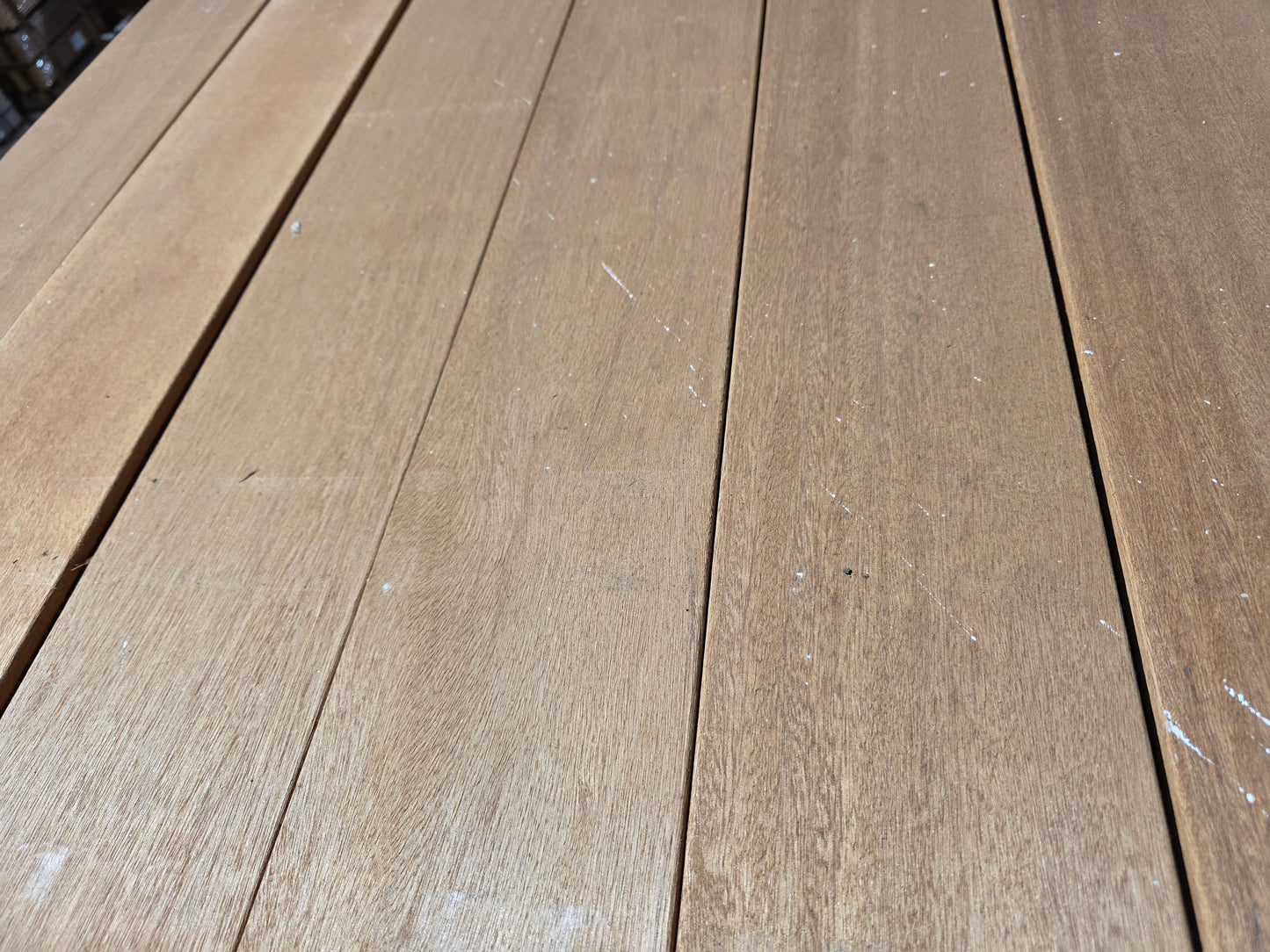 21mm x 142mm Glad geschaafde plank Louro Gamela KOOPJE €5,99 p/m