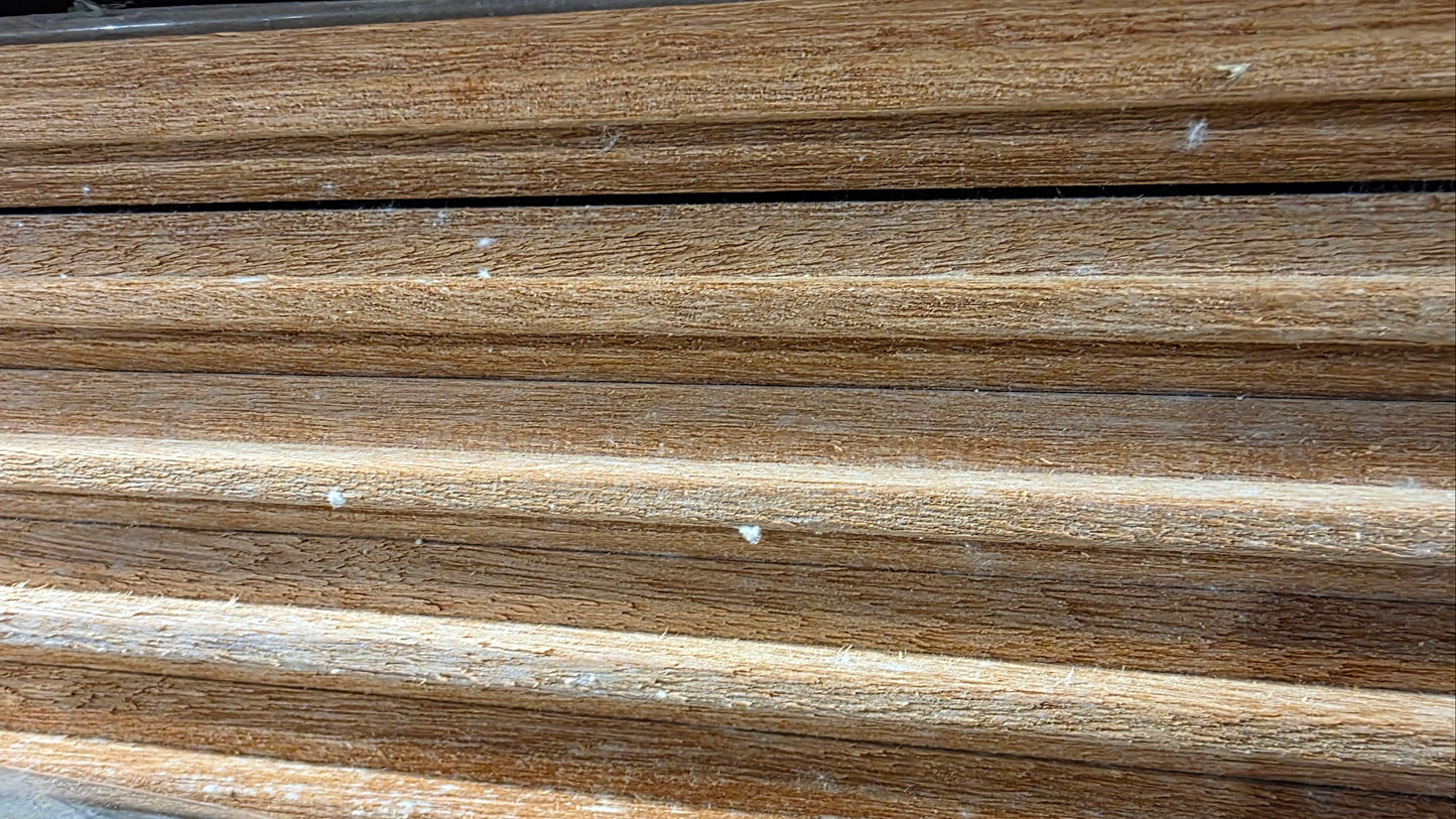 21mm x 120mm MES-EN-GROEF Glad geschaafde plank Louro Gamela KOOPJE €5,99 p/m