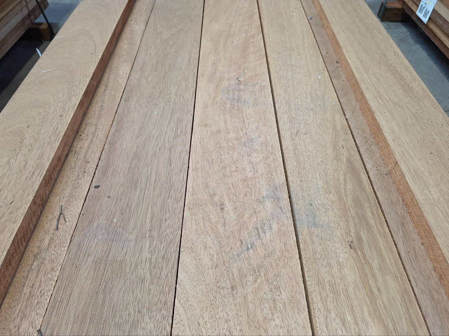 23x 1,80 meter 34mm dikke planken met variërende breedte €475,-!!! Tornillo