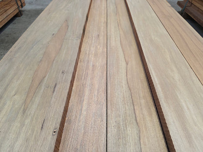 21x 1,80 meter 41mm dikke planken met variërende breedte €499,-!!! Cachimbo