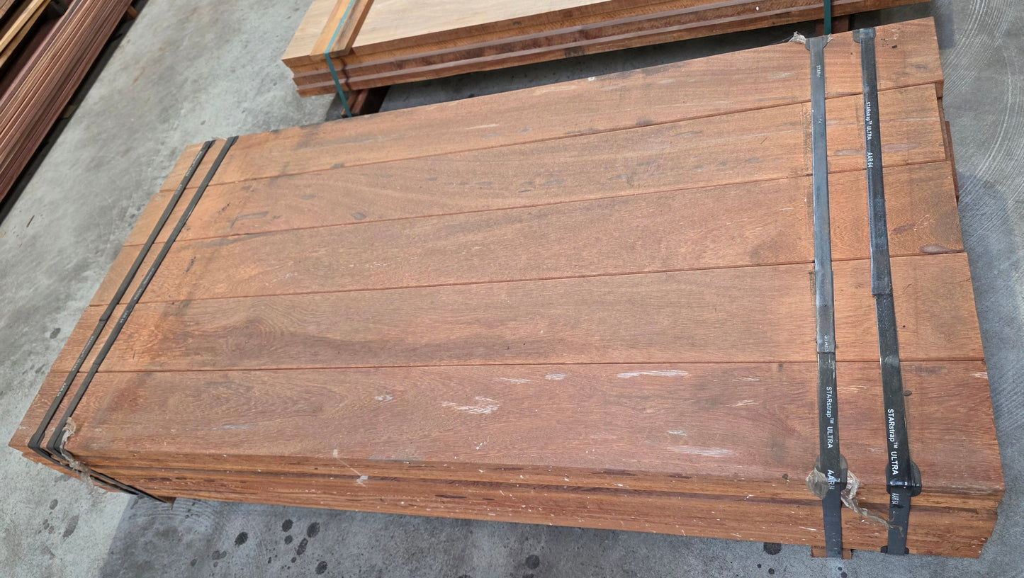 35x 1,95 meter dikke en brede balken. 41mm x 190mm €9.89 p/m!!! Angelim Pedra