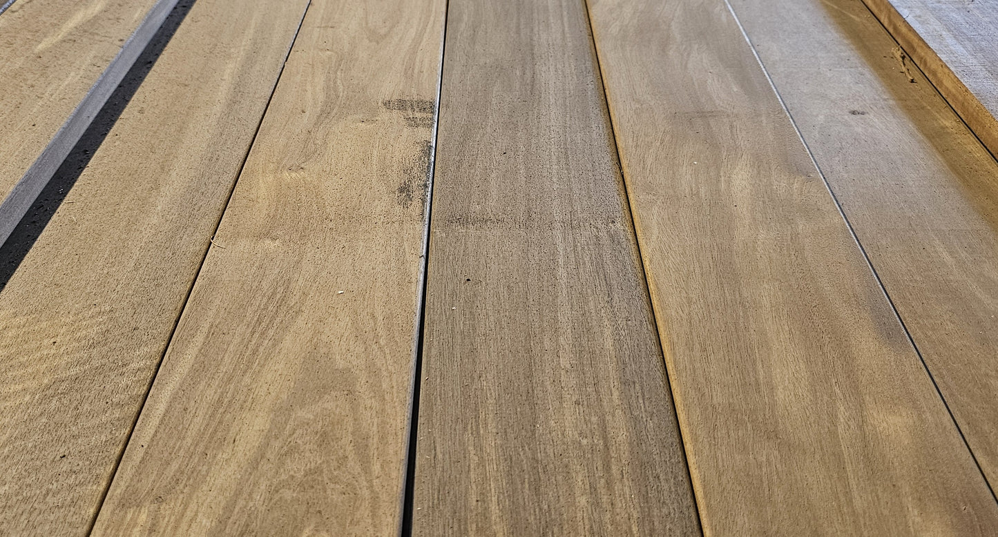 21mm x 120mm Glad geschaafde plank Pucte/Caribisch Ipe breed €7,49 p/m