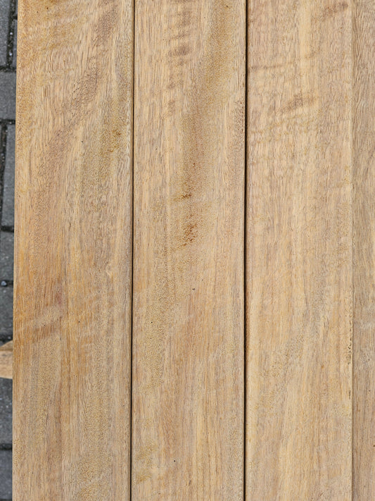 21mm x 90mm Glad geschaafde plank Orelha de Macaco smal €6,49 p/m